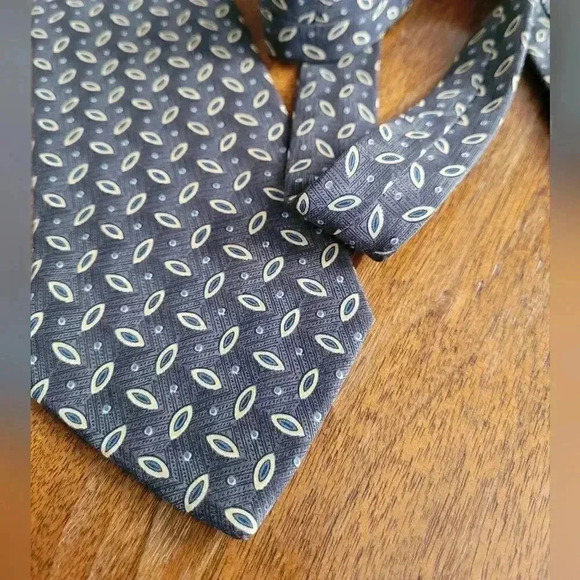 Oscar de la Renta 100% Silk Tie - Picture 6 of 6